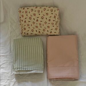 3 Queen Flat Sheets - Cotton